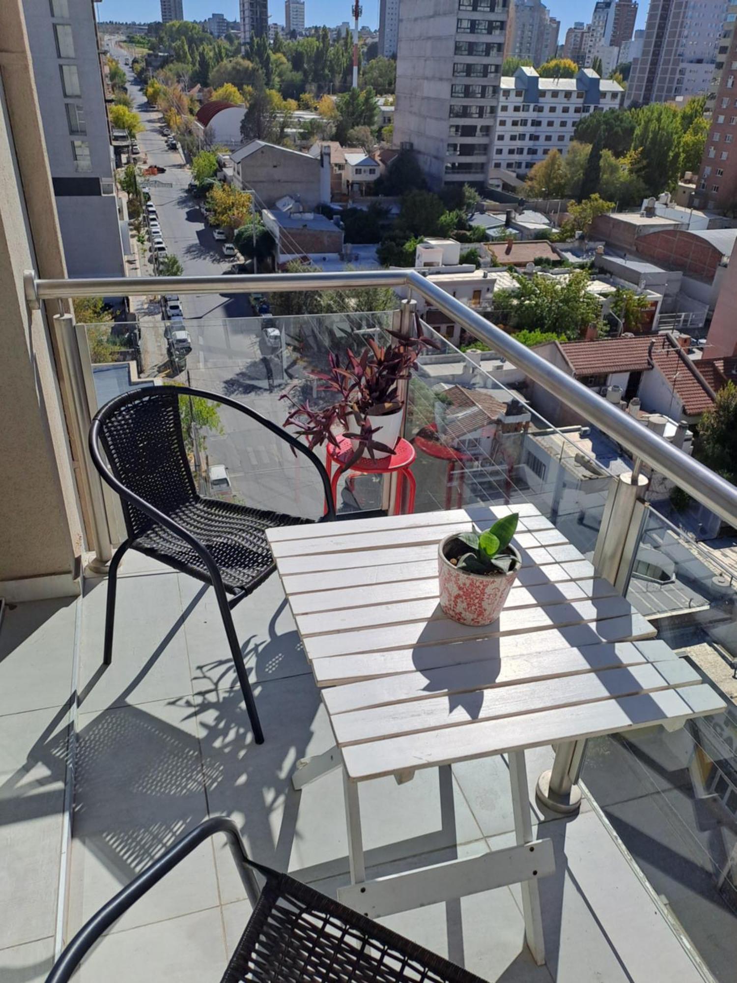 Apartamento Comodo Monoambiente Con Balcon En Salta 246 *